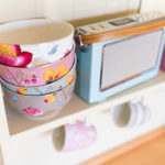 Beautiful crockery from Pip Studio. Vintage style digital radio.